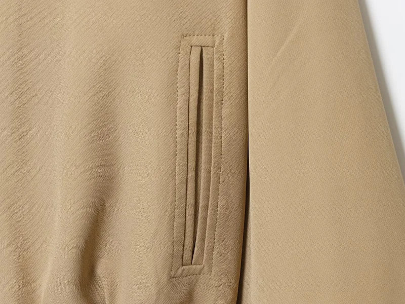 Chaqueta bomber con bolsillos