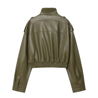 Chaqueta cropped polipiel con bolsillos